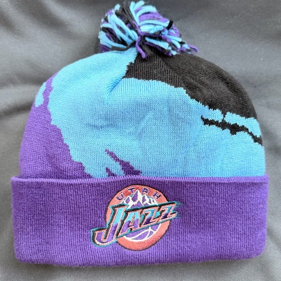 Exclusive Mitchell & Ness NBA Utah Jazz Fandom Beanie Purple Paintbrush AJ8 Aqua